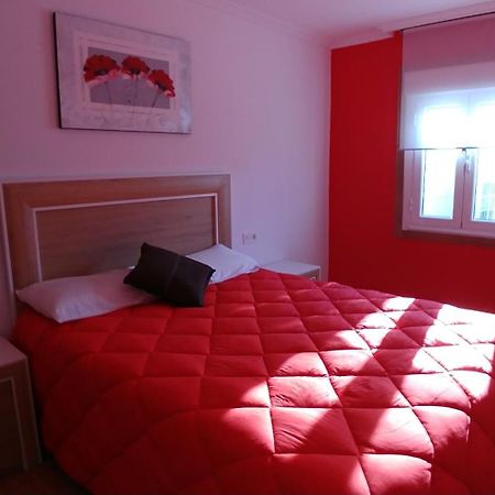 Apartamentos Luis Antonio Mestre O Grove Rum bild